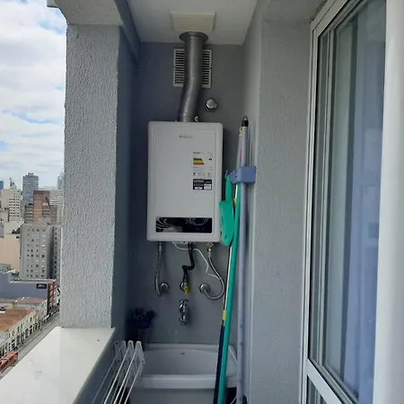 Lindo Studio: Clube Apartamento com Piscina Aquecida no Centro de Curitiba Exterior photo