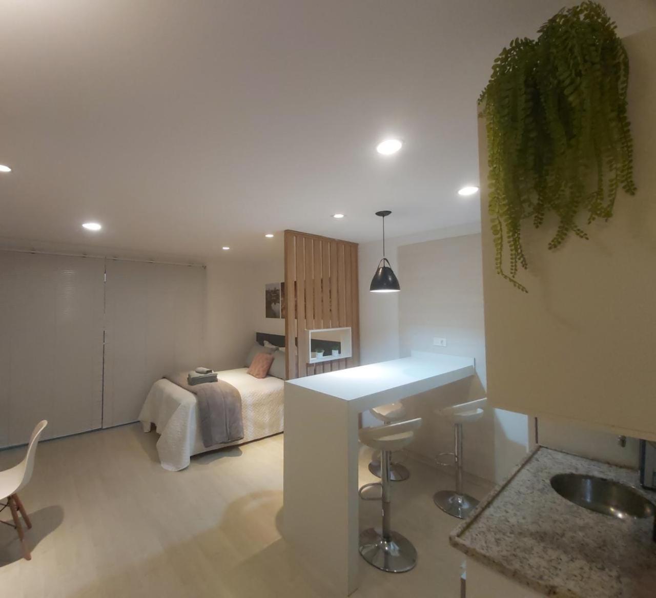 Lindo Studio: Clube Com Piscina Aquecida No Centro De Apartment *